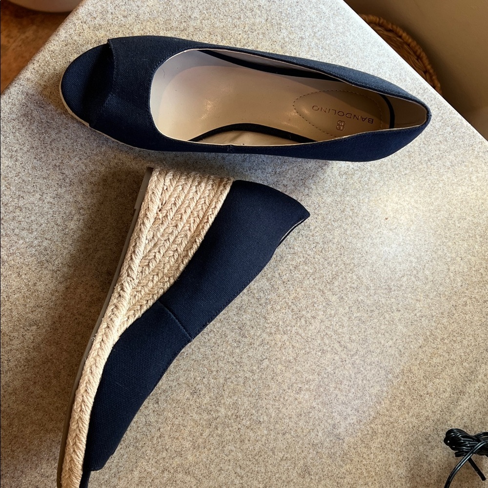 Bandolino Navy Blue Peep Toe Wedges